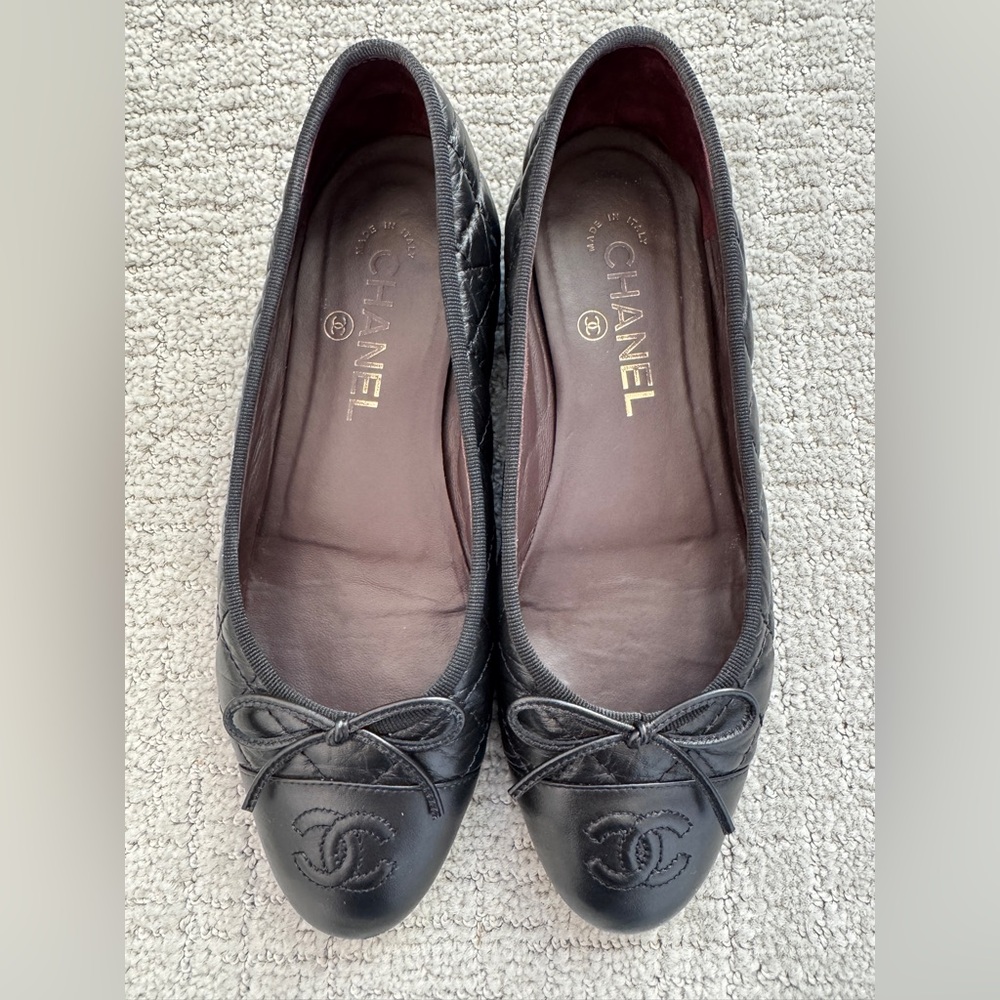 Chanel classic ballerina flats size 37 (US 6.5)